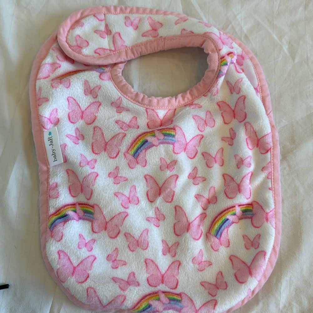BabyJar essential feeding bibs